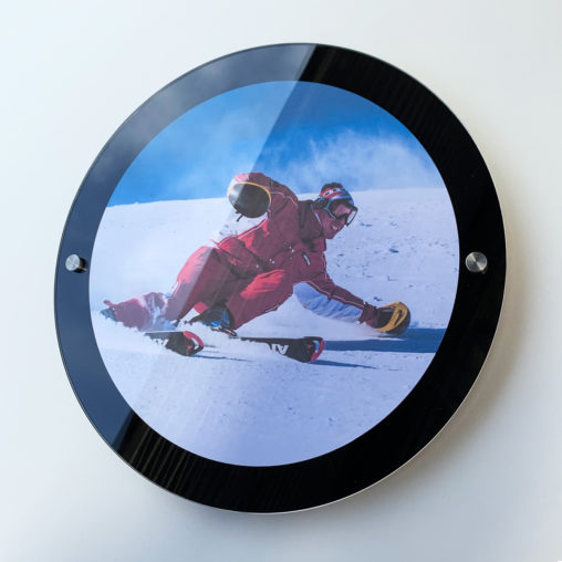 round acrylic picture frame